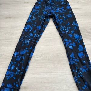 Lululemon Athletica Black and Blue Patterned Leggings